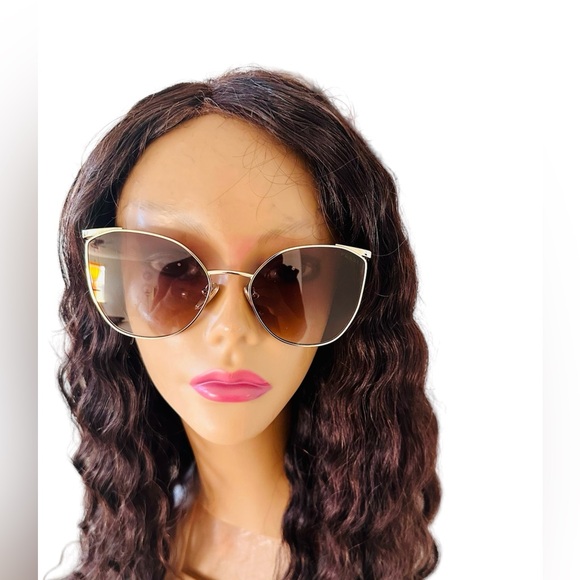 Beautiful Prada Oversized Sunglasses. Vacation Staple. Be the envy on the beach - Picture 4 of 8